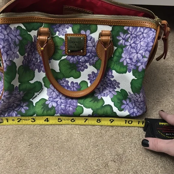 Dooney & Bourke purse. - Picture 8 of 9